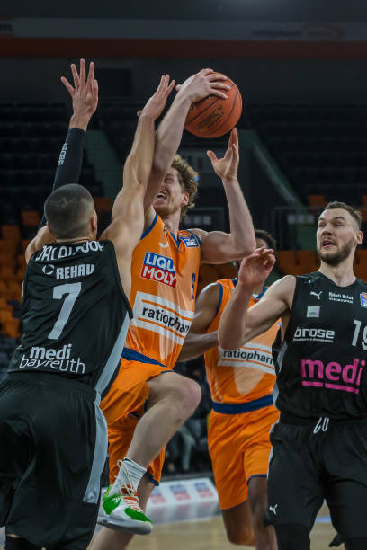 西蒙斯的多 西蒙斯的多